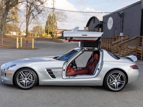 Used 2011 Mercedes-Benz SLS AMG Coupe image 7