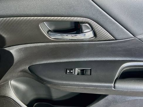 Used 2017 Honda Accord Sport image 32