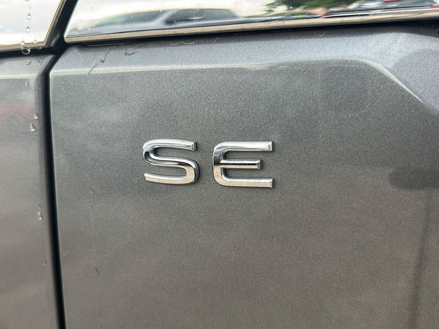Used 2025 Volkswagen Atlas SE FWD image 32