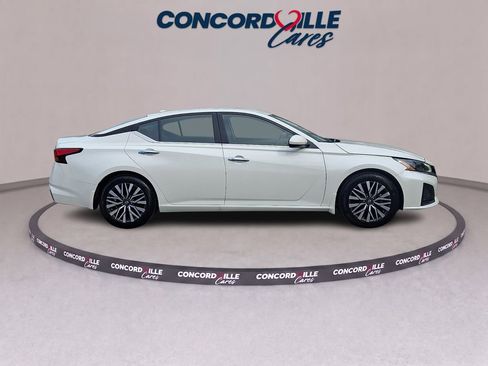 Certified 2023 Nissan Altima 2.5 SV FWD image 8
