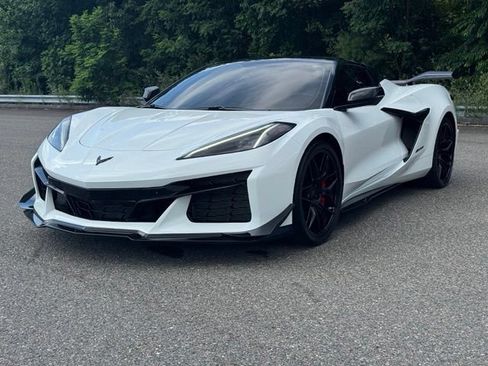 Used 2023 Chevrolet Corvette Z06 w/ Battery Protection Package RWD image 3