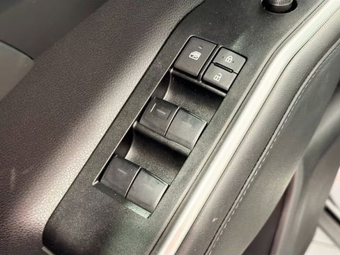 Certified 2026 Toyota Highlander XLE AWD/4WD image 18