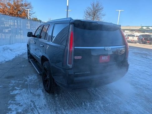Used 2020 Cadillac Escalade Premium Luxury image 25