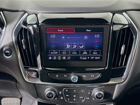 Used 2023 Chevrolet Traverse LT image 23