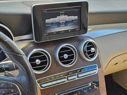 Used 2019 Mercedes-Benz GLC 300 4MATIC image 12