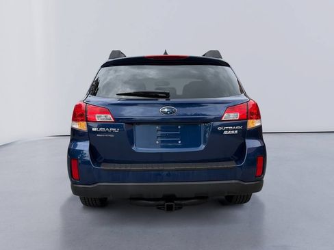 Used 2011 Subaru Outback 2.5i Limited AWD/4WD image 4