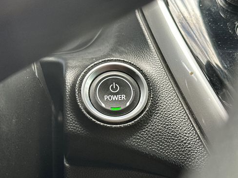 Used 2022 Chevrolet Bolt EUV LT w/ Driver Confidence Package image 32