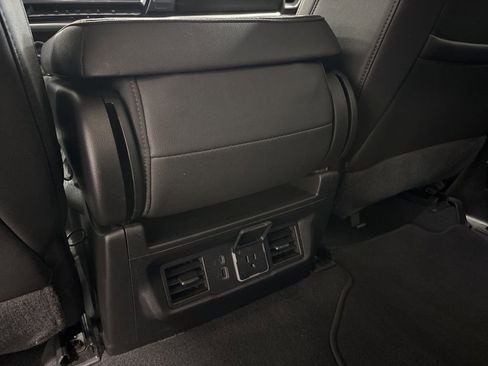 Used 2024 GMC Sierra 1500 SLT image 11