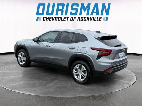 Used 2024 Chevrolet Trax LS w/ Driver Confidence Package image 4