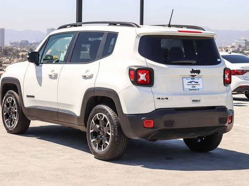 Used 2023 Jeep Renegade Latitude AWD/4WD image 6