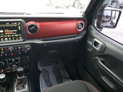Used 2021 Jeep Gladiator Rubicon image 16