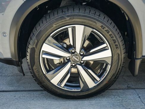 Used 2023 Nissan Rogue SL w/ SL Premium Package FWD image 11