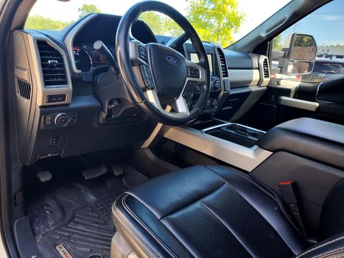 Used 2021 Ford F250 Lariat w/ Lariat Value Package image 24