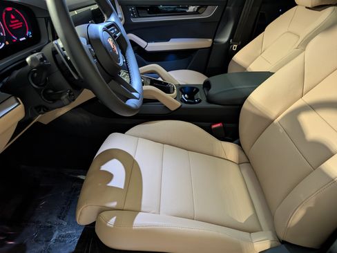 New 2026 Porsche Cayenne AWD/4WD image 5