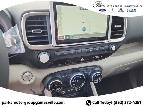 New 2025 Hyundai Venue Limited FWD image 18