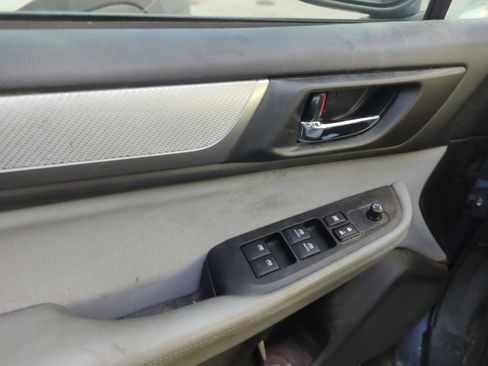 Used 2018 Subaru Outback 2.5i Premium image 8