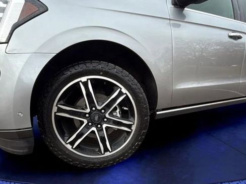 Used 2021 Ford Expedition Max Limited image 24