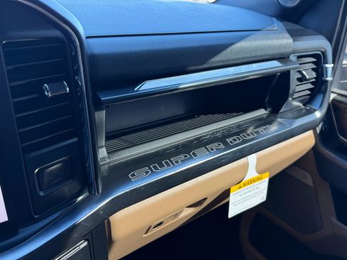 Used 2024 Ford F250 Lariat w/ Lariat Ultimate Package AWD/4WD image 33