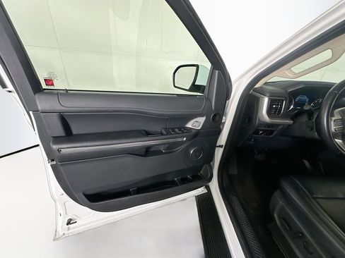 Used 2024 Ford Expedition Max XLT image 16