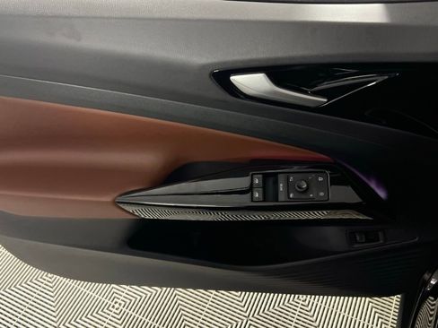 Used 2022 Volkswagen ID.4 Pro S w/ Gradient Package image 22