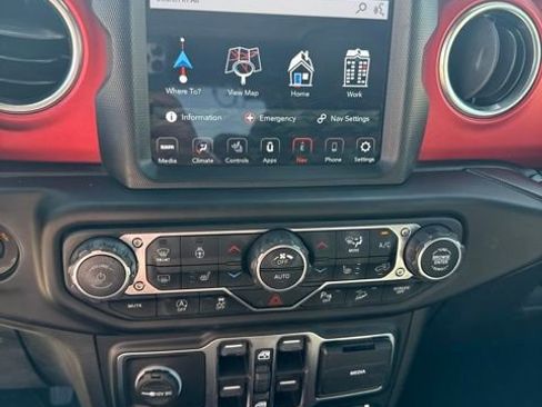 Used 2020 Jeep Wrangler Unlimited Rubicon w/ Dual Top Group AWD/4WD image 7