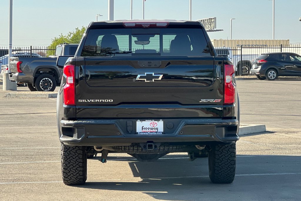 Used 2022 Chevrolet Silverado 1500 ZR2 w/ Technology Package AWD/4WD image 6