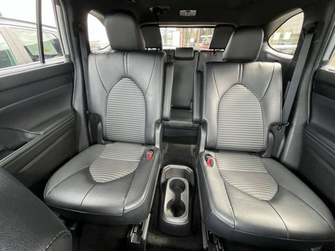 Used 2025 Toyota Highlander XSE AWD/4WD image 41