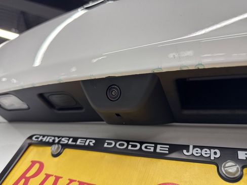 Used 2025 Jeep Grand Cherokee L Limited w/ Black Appearance Package image 7