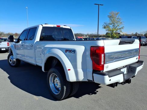 Certified 2022 Ford F450 Limited w/ FX4 Off-Road Package image 5