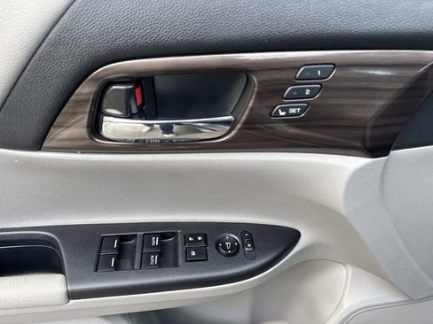 Used 2017 Honda Accord EX-L image 20