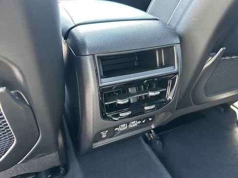 Used 2024 Jeep Grand Cherokee Limited w/ Luxury Tech Group II AWD/4WD image 26