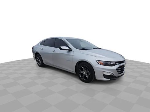 Used 2021 Chevrolet Malibu LT FWD image 2