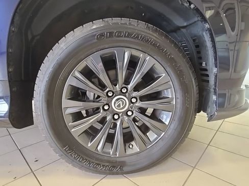 Used 2022 Lexus GX 460 Premium w/ Accessory Package image 26