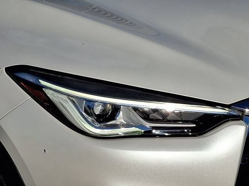Used 2019 INFINITI QX50 Essential w/ Premium Heat Package AWD/4WD image 9