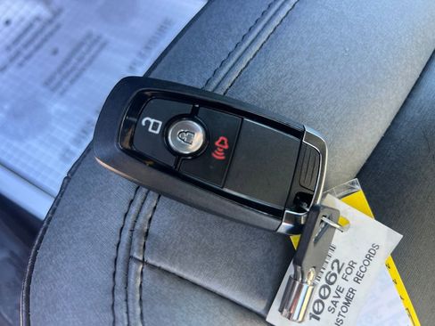 Used 2024 Ford Bronco Black Diamond w/ Sasquatch Package image 28