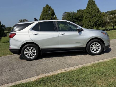 Used 2018 Chevrolet Equinox LT FWD image 22