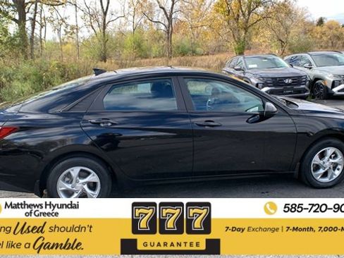 Used 2023 Hyundai Elantra SE image 6