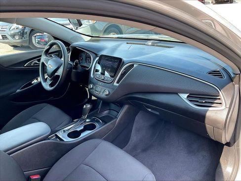 Used 2019 Chevrolet Malibu LS FWD image 14
