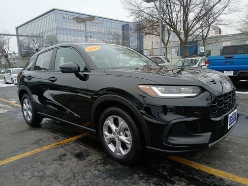 Used 2023 Honda HR-V LX image 2