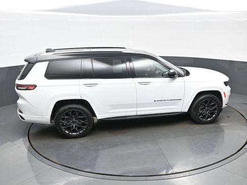Used 2023 Jeep Grand Cherokee L Summit w/ High Altitude Package AWD/4WD image 43