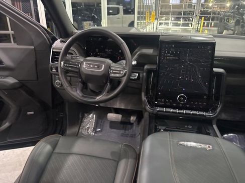 Used 2026 GMC Yukon AT4 w/ AT4 Premium Package AWD/4WD image 33