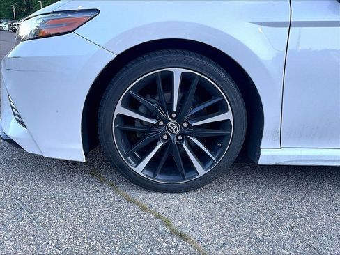 Used 2019 Toyota Camry XSE FWD image 7
