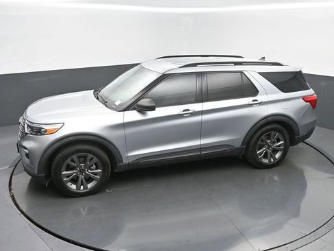 Used 2021 Ford Explorer XLT w/ Equipment Group 202A image 41