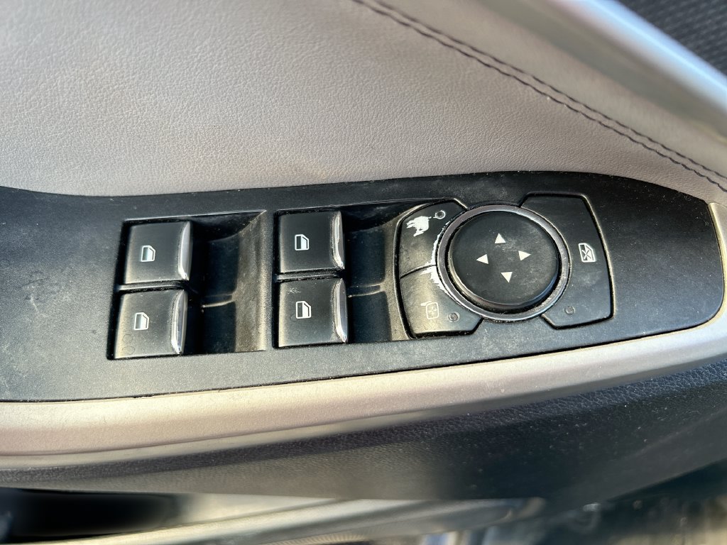 Used 2021 Ford Explorer XLT w/ Equipment Group 202A AWD/4WD image 13