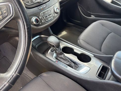 Used 2021 Chevrolet Malibu LT FWD image 13