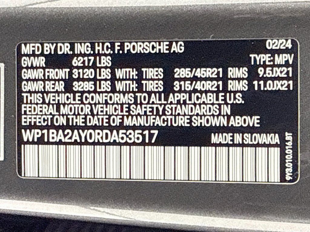 Certified 2024 Porsche Cayenne Coupe AWD/4WD image 12