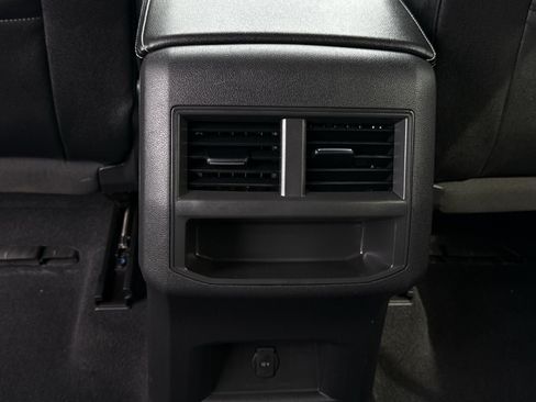 Used 2022 Volkswagen Atlas Cross Sport SE AWD/4WD image 24