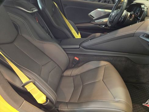 Used 2025 Chevrolet Corvette Stingray Preferred Cpe w/ Z51 Performance Package RWD image 13