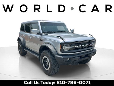 Used 2023 Ford Bronco Outer Banks w/ Sasquatch Package AWD/4WD image 1