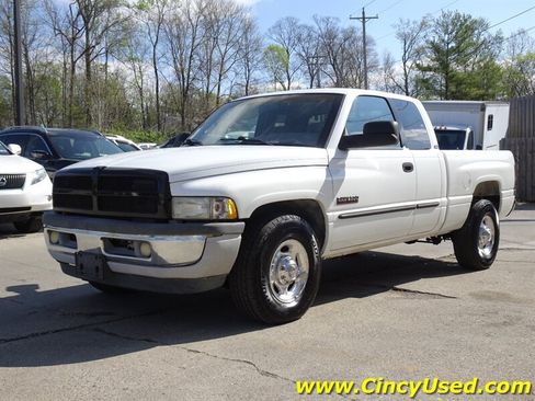 Used 2001 Dodge Ram 2500 Truck 2WD Quad Cab image 3